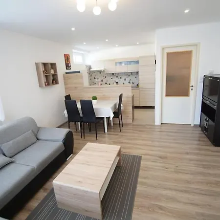 Rozlahly Apartman V Centre Martina Appartement